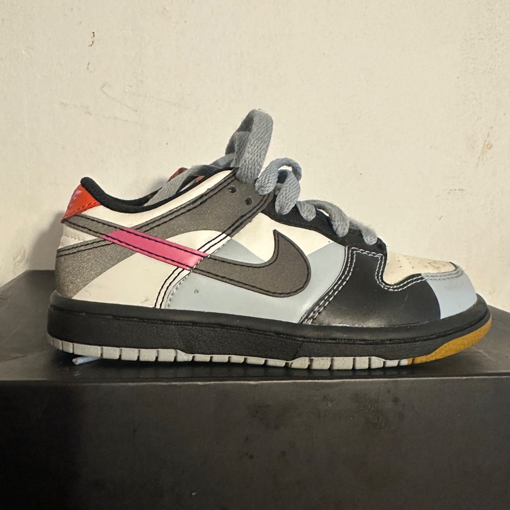 Dunks - Picture 2 of 3
